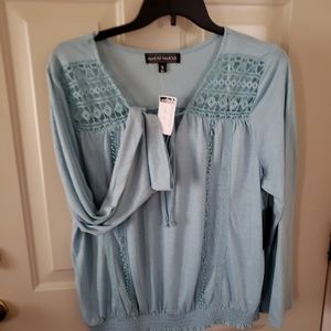 Plus sz 2x Blue Bell Sleeve Top